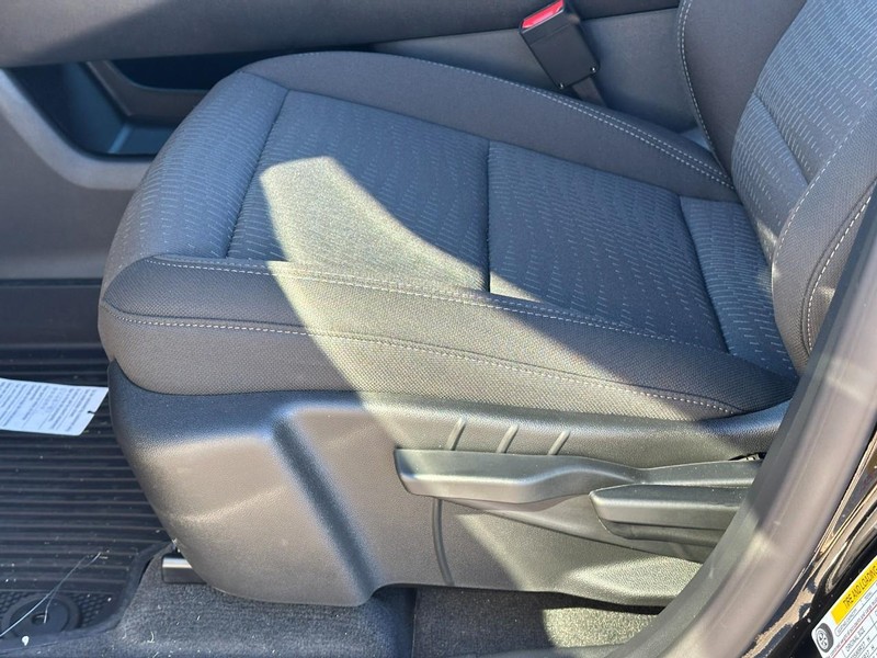 Chevrolet Equinox Vehicle Full-screen Gallery Image 10