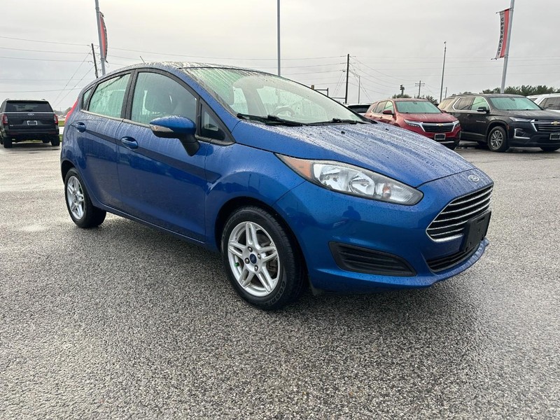 Ford Fiesta Vehicle Full-screen Gallery Image 8