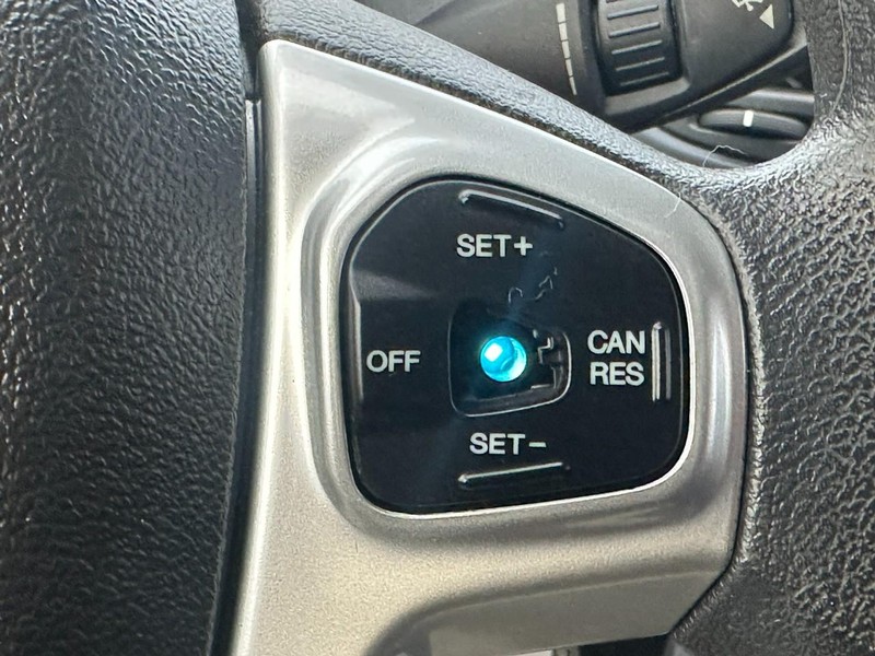 Ford Fiesta Vehicle Full-screen Gallery Image 19