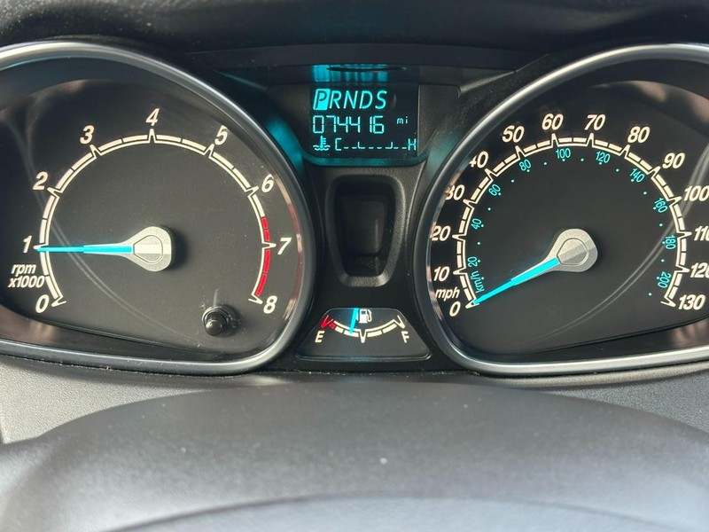 Ford Fiesta Vehicle Full-screen Gallery Image 20