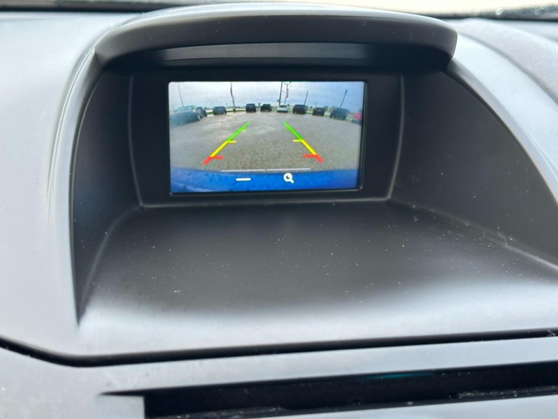 Ford Fiesta Vehicle Full-screen Gallery Image 21