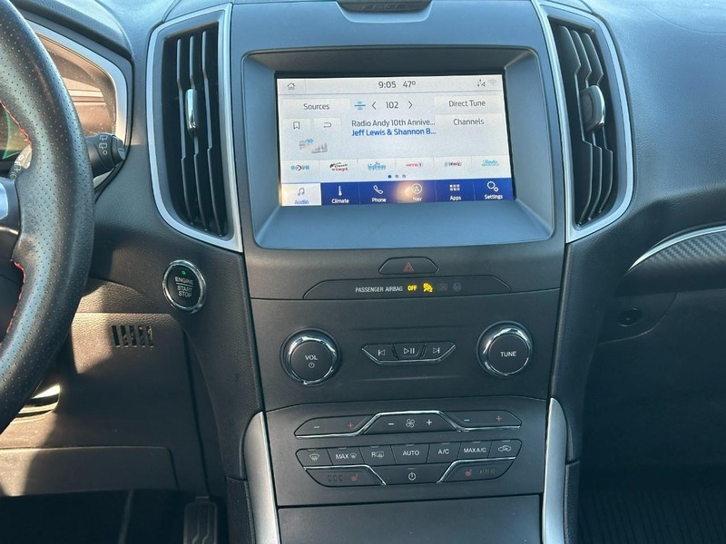 Ford Edge Vehicle Full-screen Gallery Image 14