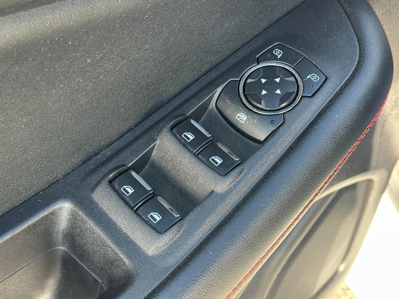 Ford Edge Vehicle Full-screen Gallery Image 17