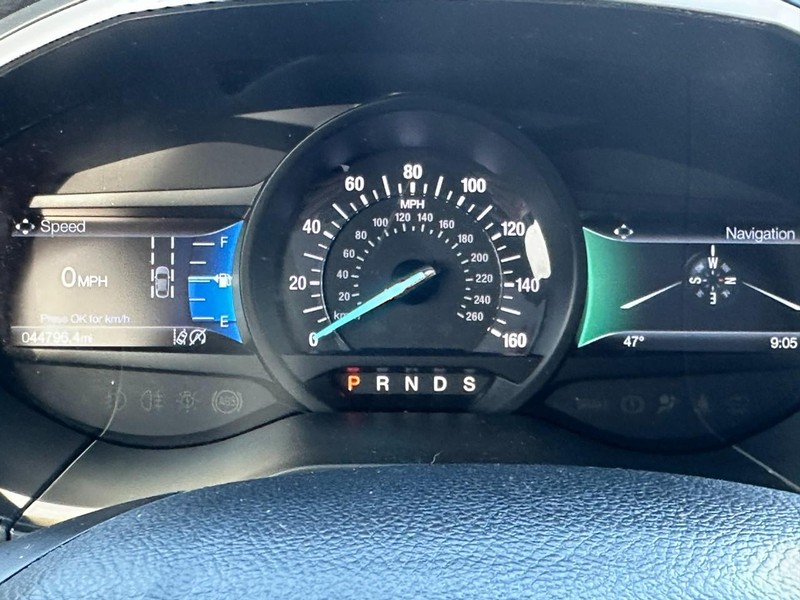 Ford Edge Vehicle Full-screen Gallery Image 21