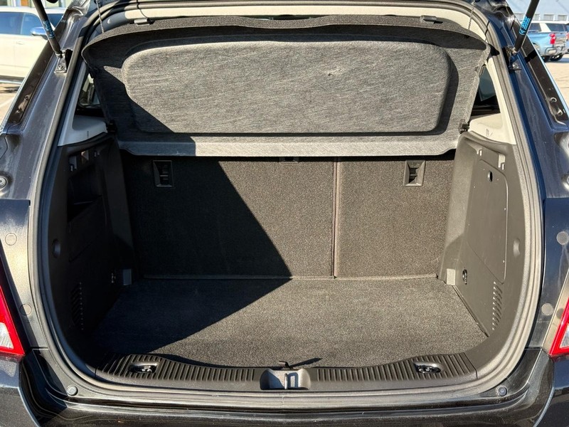 Chevrolet Trax Vehicle Full-screen Gallery Image 6