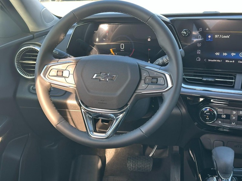 Chevrolet Trax Vehicle Full-screen Gallery Image 6