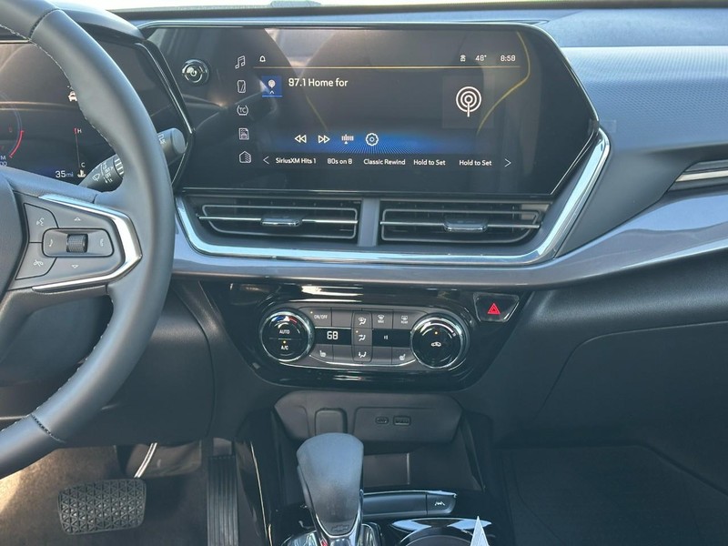 Chevrolet Trax Vehicle Full-screen Gallery Image 7