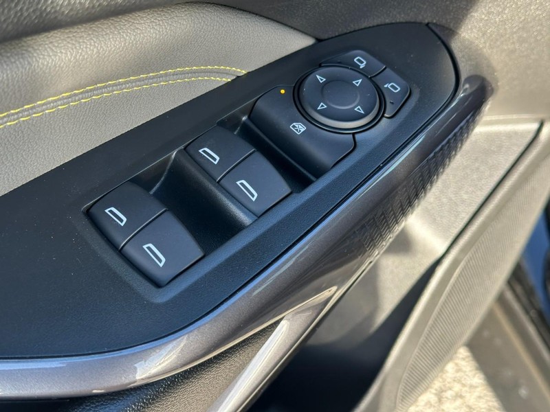 Chevrolet Trax Vehicle Full-screen Gallery Image 9