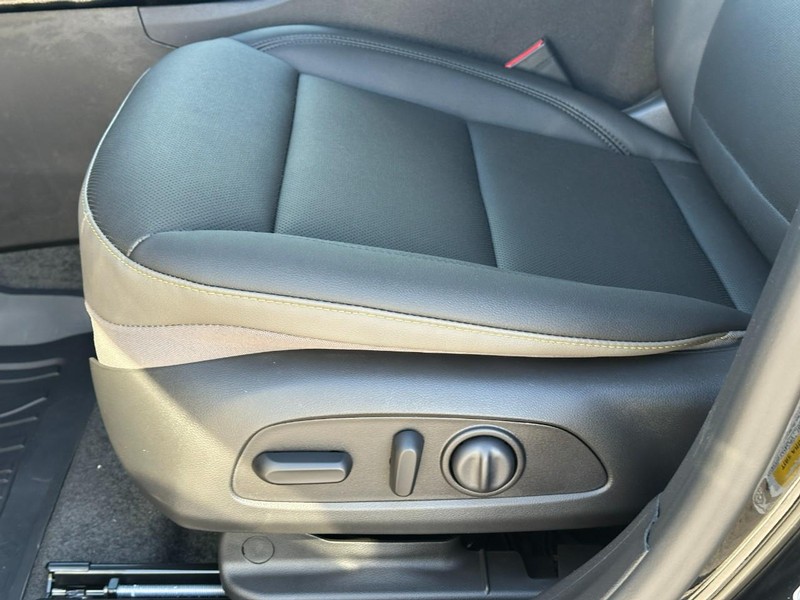 Chevrolet Trax Vehicle Full-screen Gallery Image 10