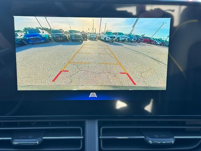 Chevrolet Trax Vehicle Full-screen Gallery Image 14