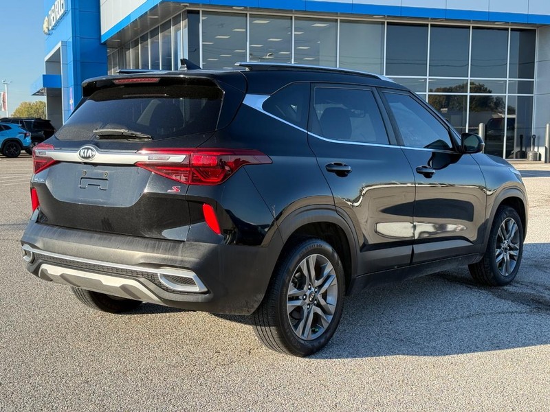 Kia Seltos Vehicle Full-screen Gallery Image 5