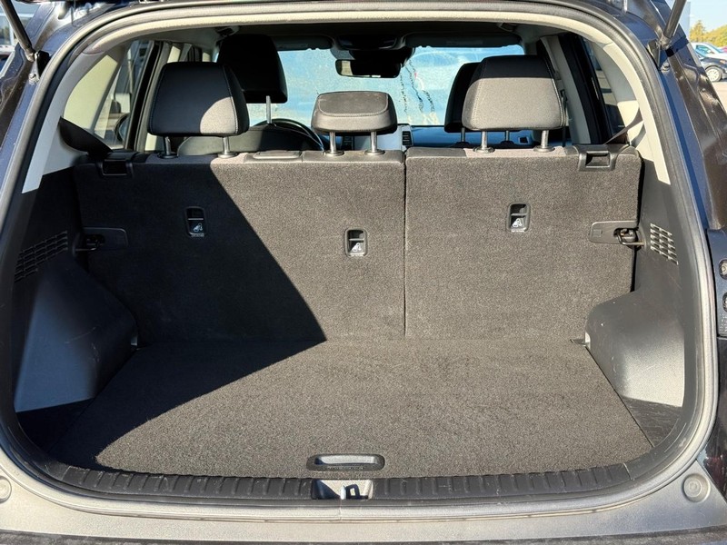 Kia Seltos Vehicle Full-screen Gallery Image 6