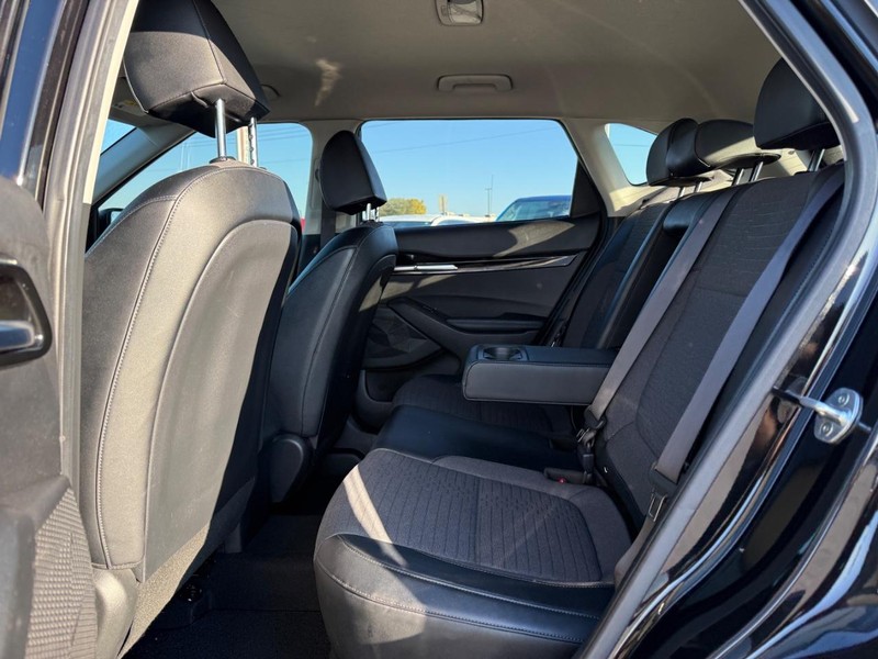 Kia Seltos Vehicle Full-screen Gallery Image 10