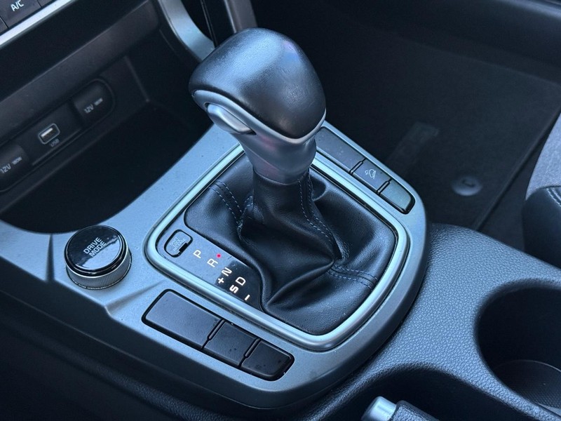 Kia Seltos Vehicle Full-screen Gallery Image 18