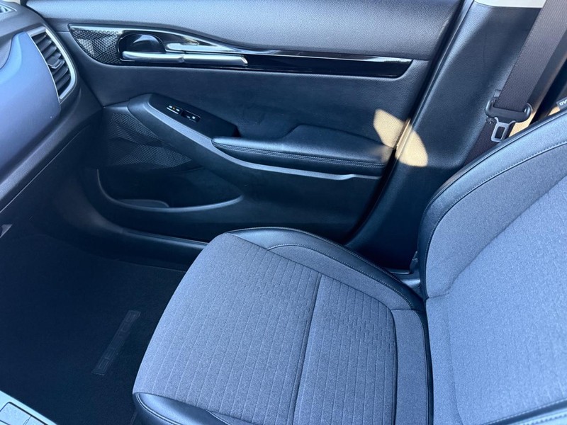 Kia Seltos Vehicle Full-screen Gallery Image 19