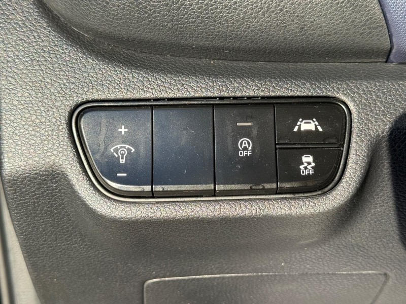 Kia Seltos Vehicle Full-screen Gallery Image 21