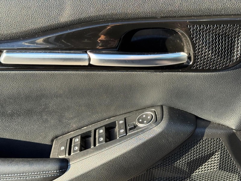 Kia Seltos Vehicle Full-screen Gallery Image 22