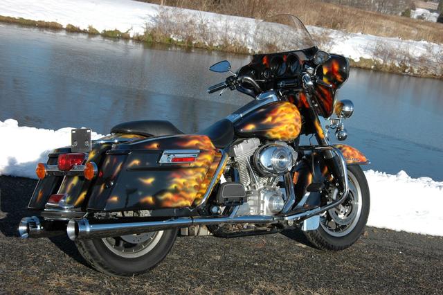 Harley-Davidson ELECTRA GLIDE STANDARD FLHTI Vehicle Image 07