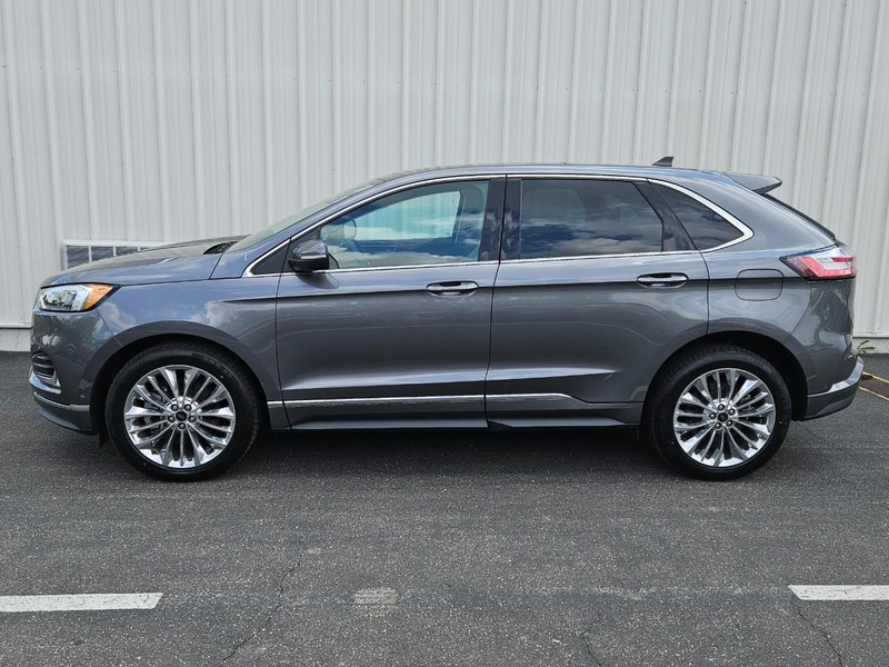 Ford Edge Vehicle Full-screen Gallery Image 2