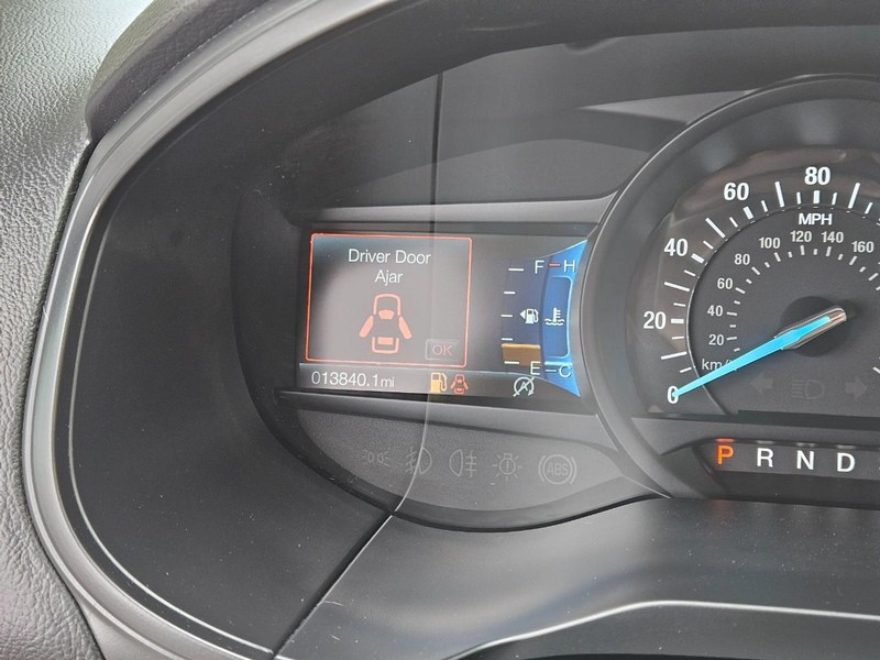 Ford Edge Vehicle Full-screen Gallery Image 18