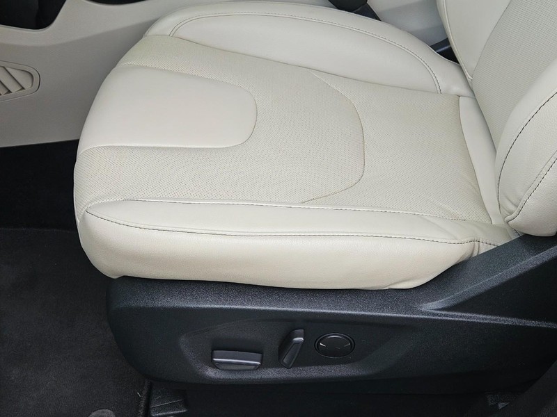 Ford Edge Vehicle Full-screen Gallery Image 22