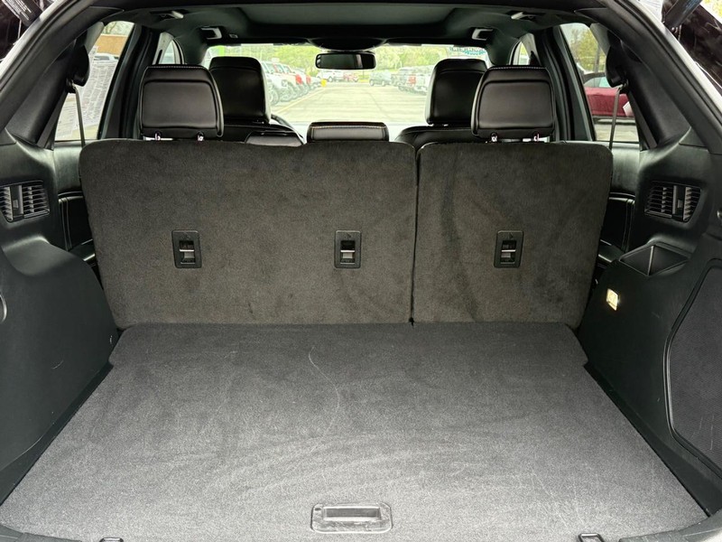Ford Edge Vehicle Full-screen Gallery Image 5