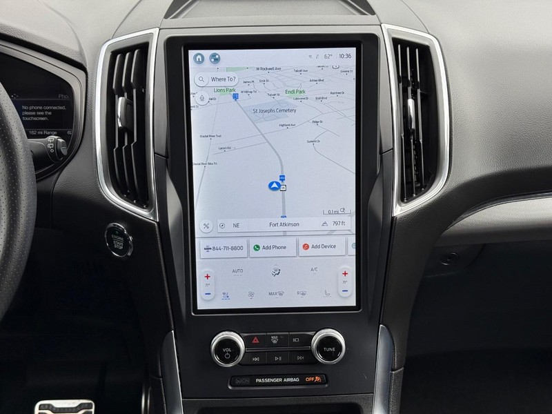 Ford Edge Vehicle Full-screen Gallery Image 10