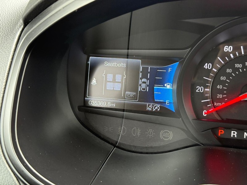 Ford Edge Vehicle Full-screen Gallery Image 17