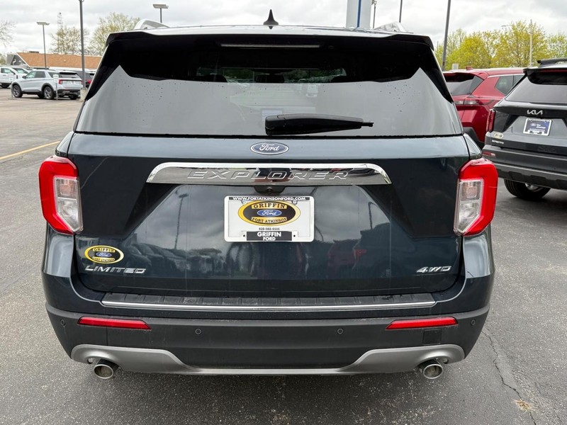 Ford Explorer Vehicle Full-screen Gallery Image 4