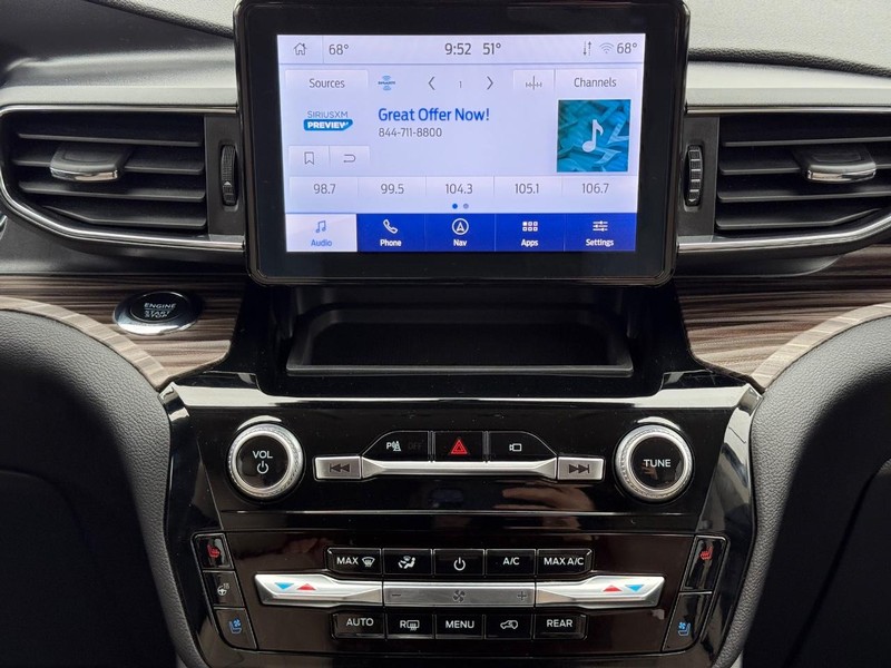 Ford Explorer Vehicle Full-screen Gallery Image 11