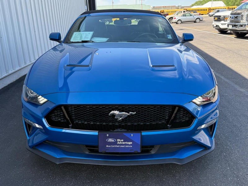 Ford Mustang Vehicle Full-screen Gallery Image 7