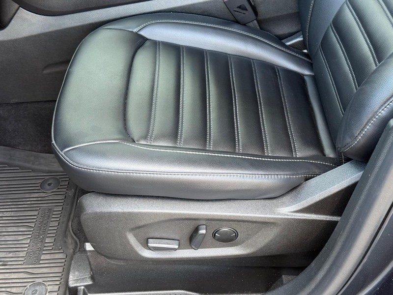 Ford Edge Vehicle Full-screen Gallery Image 21