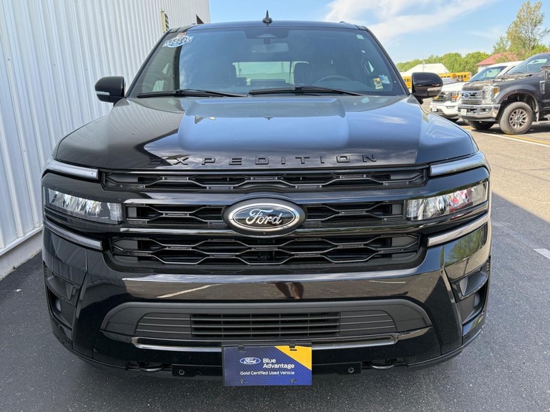 Ford Expedition Vehicle Full-screen Gallery Image 8
