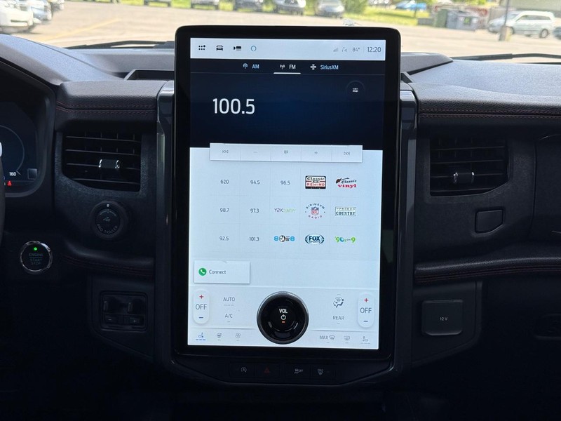 Ford Expedition Vehicle Full-screen Gallery Image 12