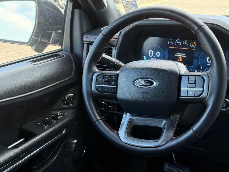 Ford Expedition Vehicle Full-screen Gallery Image 14