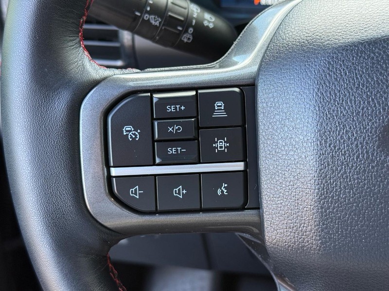 Ford Expedition Vehicle Full-screen Gallery Image 17