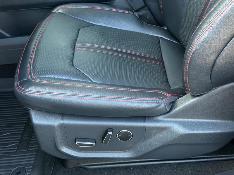 Ford Expedition Vehicle Full-screen Gallery Image 23