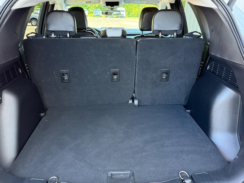 Ford Escape Vehicle Full-screen Gallery Image 5