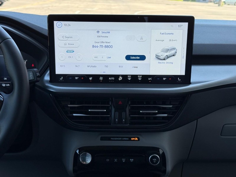 Ford Escape Vehicle Full-screen Gallery Image 12