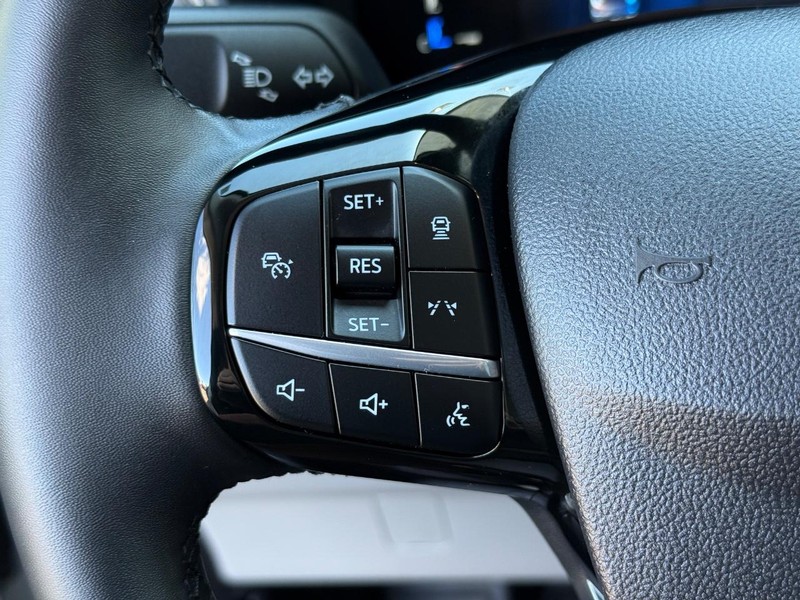 Ford Escape Vehicle Full-screen Gallery Image 16
