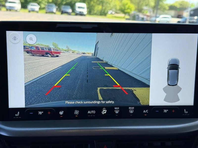 Ford Escape Vehicle Full-screen Gallery Image 19