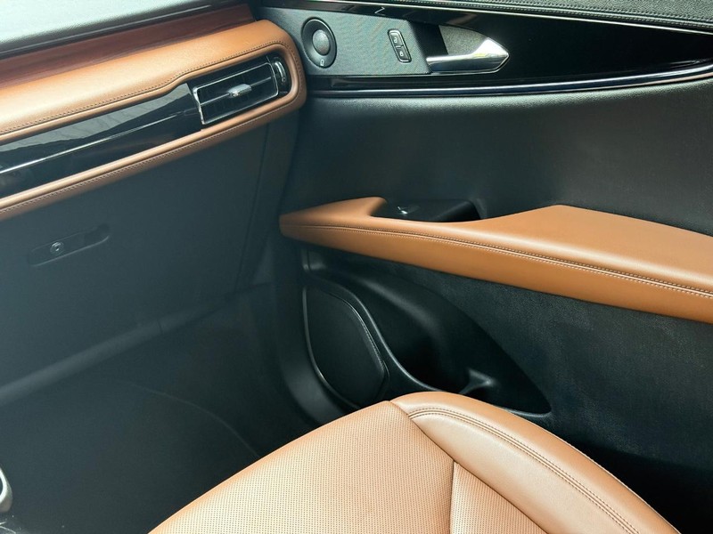 Lincoln Nautilus Vehicle Full-screen Gallery Image 14