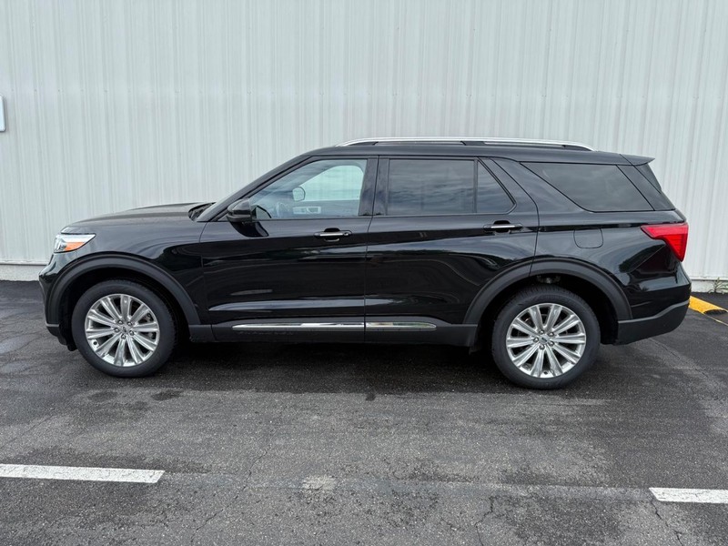 Ford Explorer Vehicle Full-screen Gallery Image 2