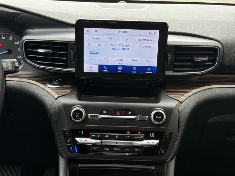 Ford Explorer Vehicle Full-screen Gallery Image 12