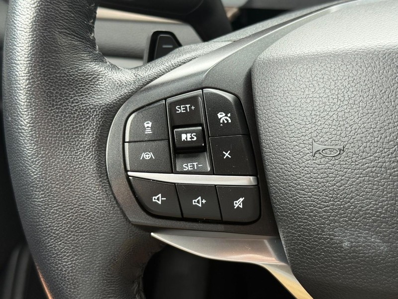 Ford Explorer Vehicle Full-screen Gallery Image 16