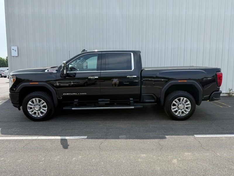 GMC Sierra 3500HD Vehicle Full-screen Gallery Image 2