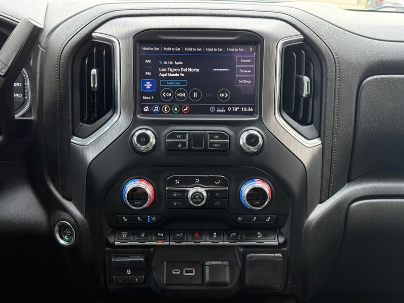GMC Sierra 3500HD Vehicle Full-screen Gallery Image 11