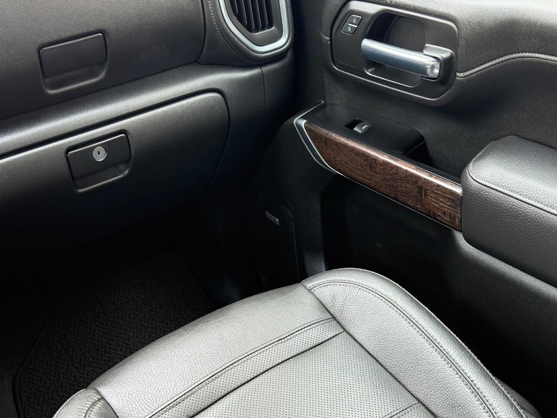 GMC Sierra 3500HD Vehicle Full-screen Gallery Image 13