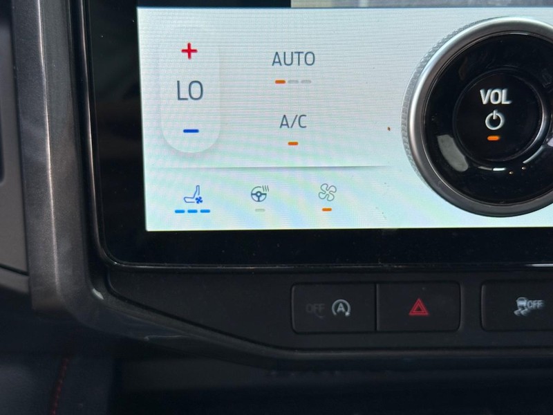 Ford Expedition Max Vehicle Full-screen Gallery Image 18
