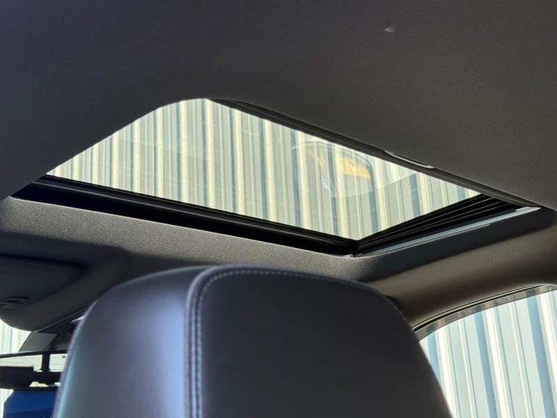 Chevrolet Silverado 1500 Vehicle Full-screen Gallery Image 11